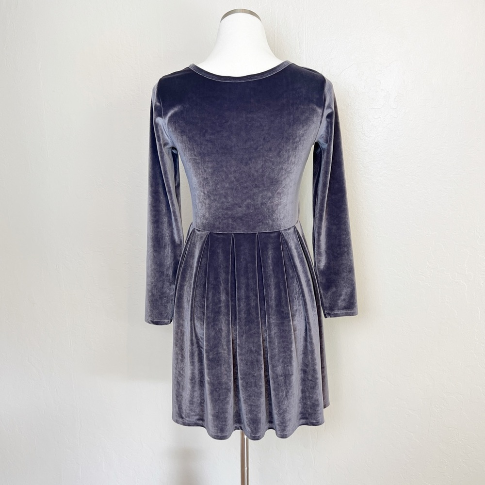 ✖️SOLD✖️•ARIZIA Talula• Lambeth Velvet Skater Dress - Picture 3 of 12